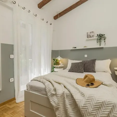 Stylish Modern Maisonette בית נופש ארגוסטולי