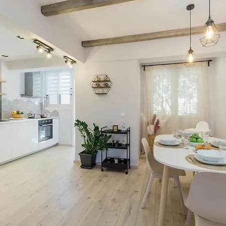 Stylish Modern Maisonette * Argostoli (Kefalonia)