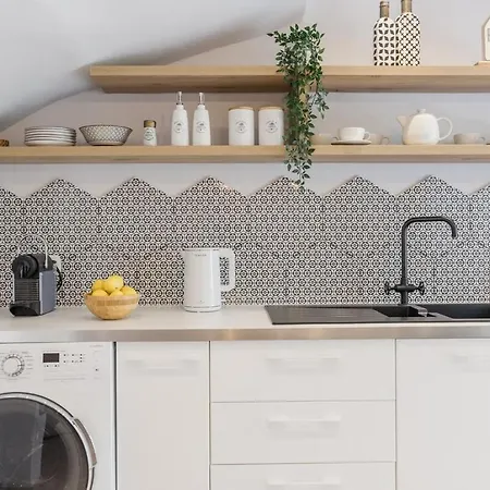 Stylish Modern Maisonette