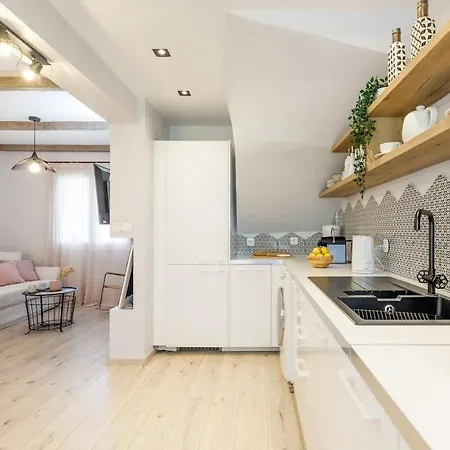Stylish Modern Maisonette Holiday home
