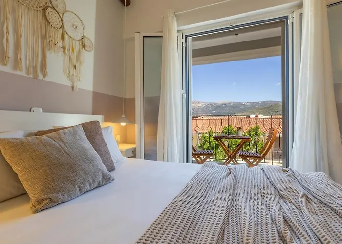 Stylish Modern Maisonette *