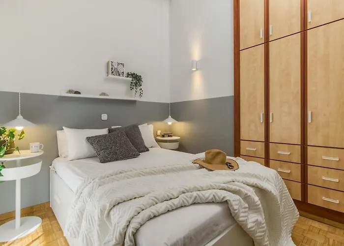 Stylish Modern Maisonette *